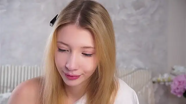 SunnivaCovil live sex cam