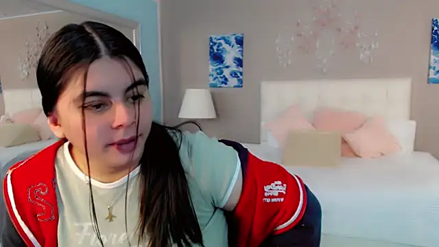 _Maddison_Ivanova_ webcam