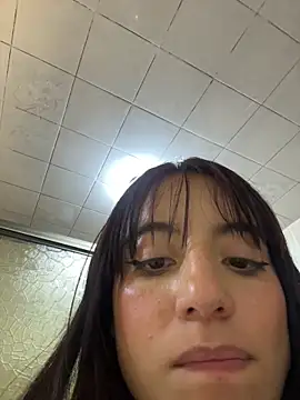 Webcam Model (Mia_fiire)  is live.Free join now!