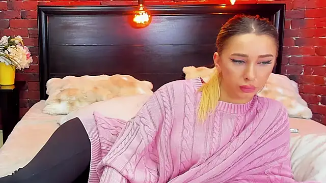 ChristynaRoss webcam