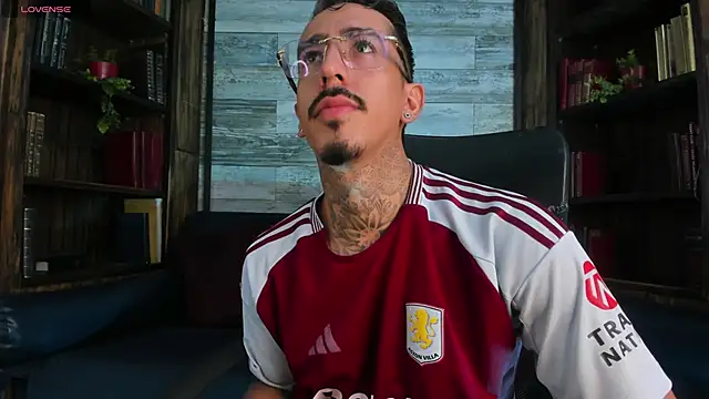 Donovan_Desmond webcam