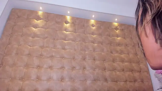 violet_giraldo webcam