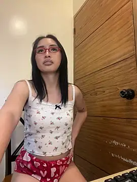 goddess_athena69 (T teen) - CUM IN PUBLIC