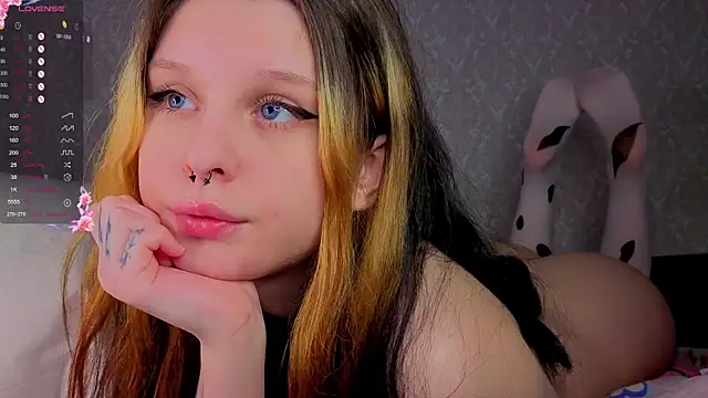 hi_kitti - Hi_Kitti's free webcam - UK Sex Cams