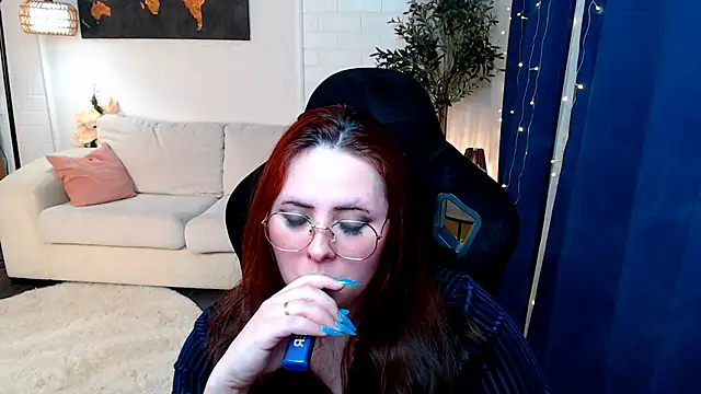 Hennessy_bunny webcam