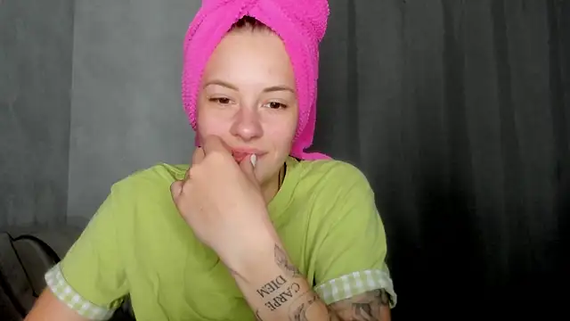 why_again_me - Why_again_me's free webcam - UK Sex Cams