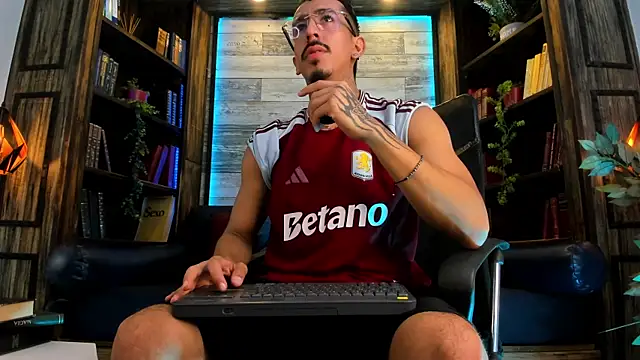 Donovan_Desmond webcam