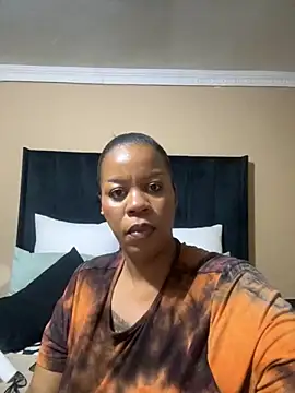 THICKBUNNYCHICKxxx webcam