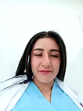 caroline__07 (Ask my age) - Naked in the park + squirt + ticket s