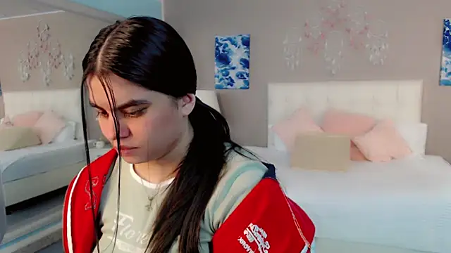 _Maddison_Ivanova_ webcam