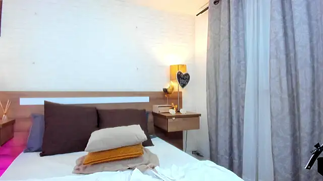 JenniferAuriston webcam