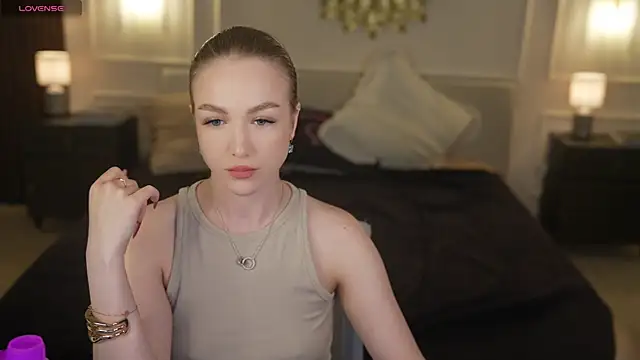 Ella_054 webcam