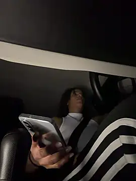 SweetPetiteNoir webcam