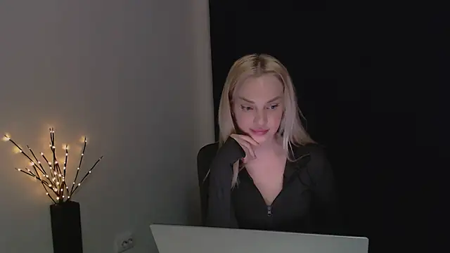 Lia_noo_regrets webcam