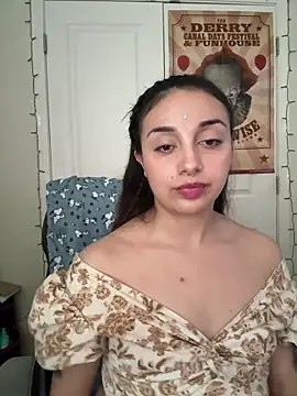 CharmingMaddie webcam