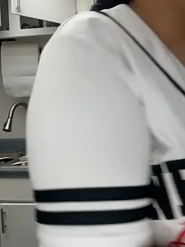 latina_curvy22 webcam