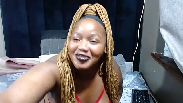 THICKBARBIE32 webcam