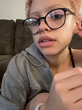 jojosbizarrelyf webcam