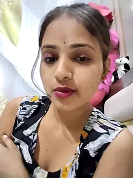 Naina11100 webcam