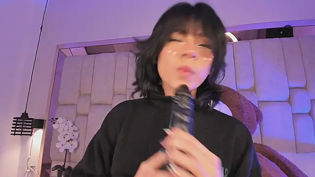 AgathaUwuDoll webcam