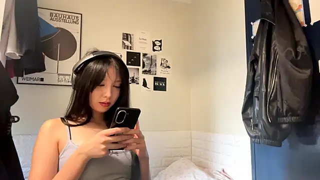 LeonoreCriger webcam