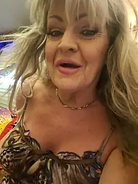 annika_lately webcam