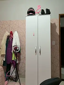 Irresistible24 webcam