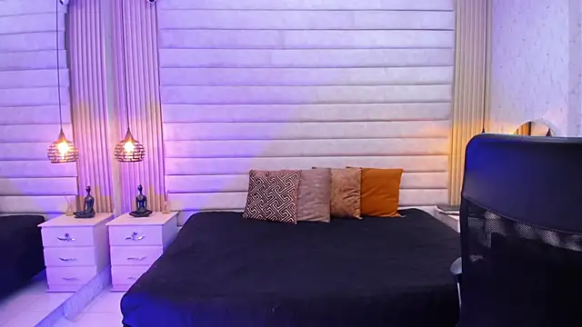 VictoriaaBlair webcam