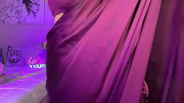 Laila_on_Fire webcam