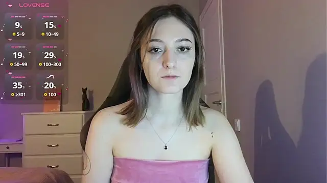 white_liillyy webcam