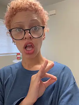 jojosbizarrelyf webcam