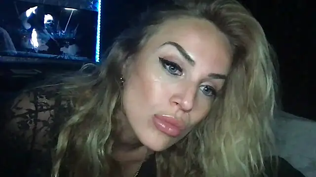 BlondSeduction webcam