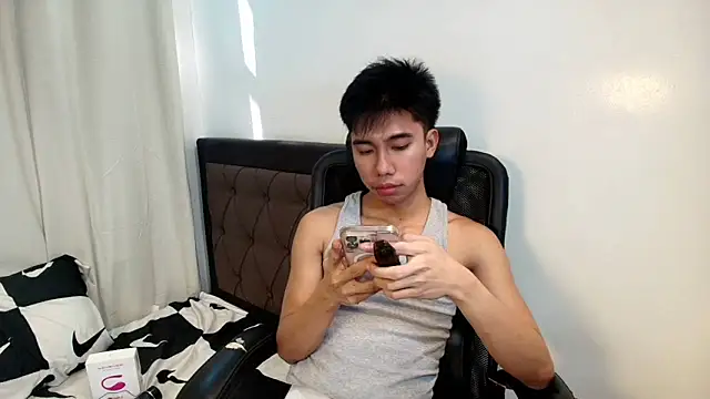 Ur_pinoyhotbrix webcam