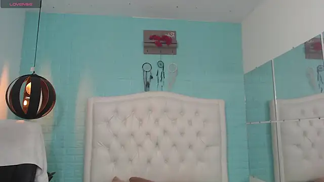 draxblade09 (M twink) - Shows the bulge through his underwear