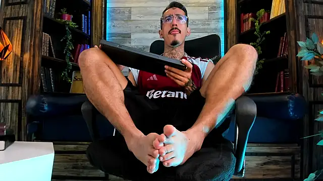 Donovan_Desmond webcam