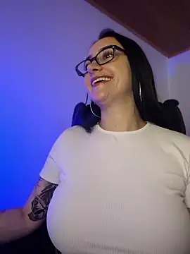 Webcam Model (preetypeach)  is live.Free join now!