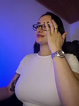 Webcam Model (preetypeach)  is live.Free join now!