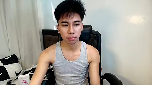 Ur_pinoyhotbrix webcam