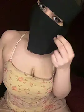 RooVaaN-Xx - Live Cams