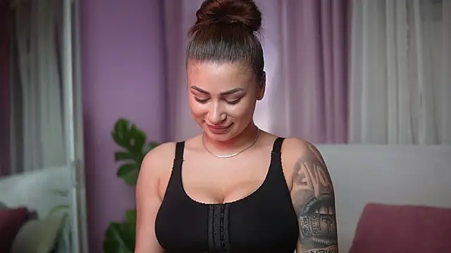 AmeliaBarbie - Live Cams