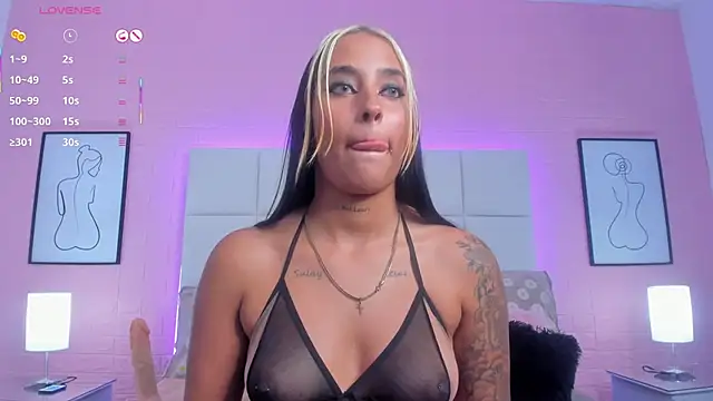 charlotte_kisss webcam