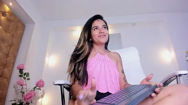 violet_giraldo - Violet_giraldo's free webcam - UK Sex Cams