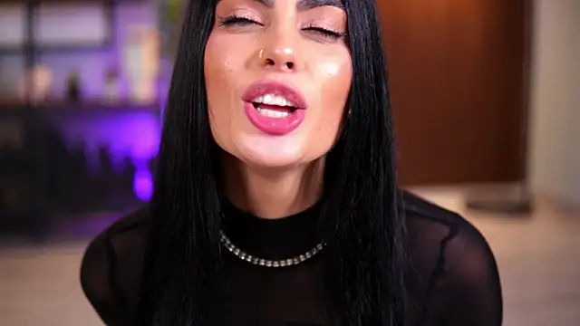  RavennaDArcy chat room