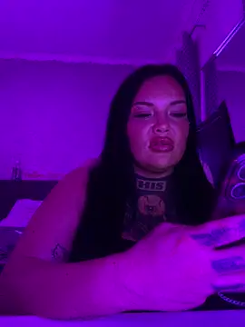 _MelinaCurves_ webcam