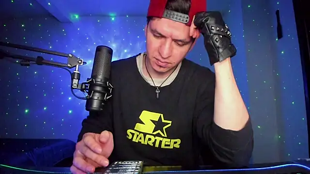 headhunterdz - Headhunterdz's free webcam - UK Sex Cams