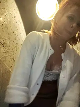 cataleya_16 (F young) - Open my sexy asshole zoom