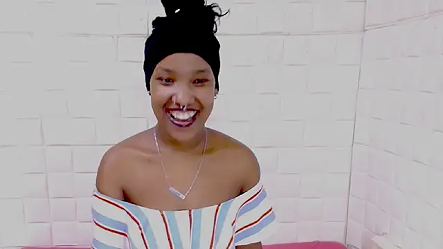 EroticSexyPrada webcam