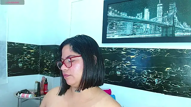 hornny_cougar webcam