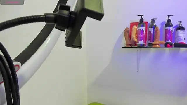 Alanna-sloppy webcam