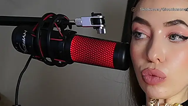 supreme_dominatrix webcam